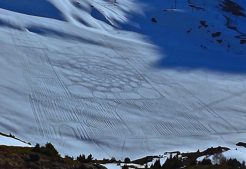 Illustration for article titled Art That's Made with Snow and Ice